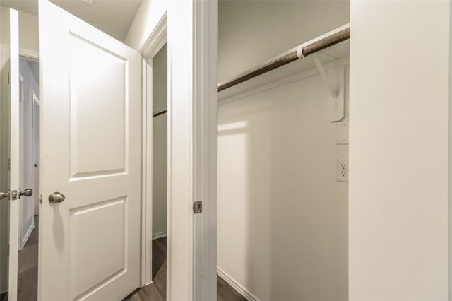 2166 Middle Ridge Drive, Conroe, TX 77301