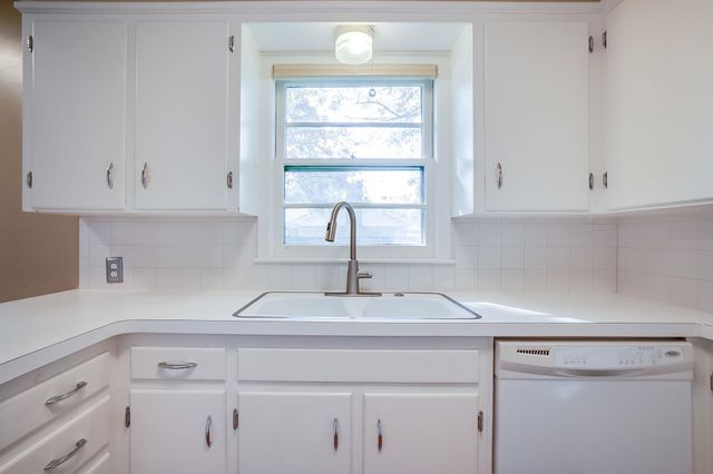 2045 N Payne Ave, Wichita, KS 67203