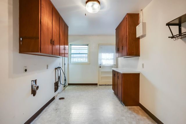 2045 N Payne Ave, Wichita, KS 67203