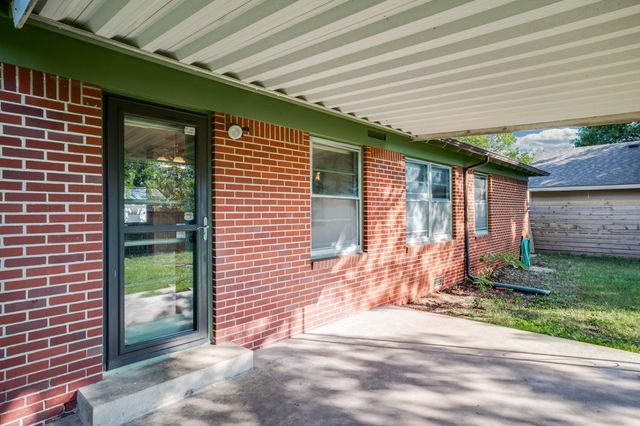 2045 N Payne Ave, Wichita, KS 67203