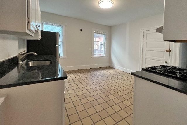 40 Calvin St 02, Somerville, MA 02143