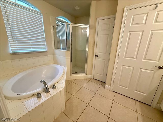 5642 Kensington LOOP, Fort Myers, FL 33912