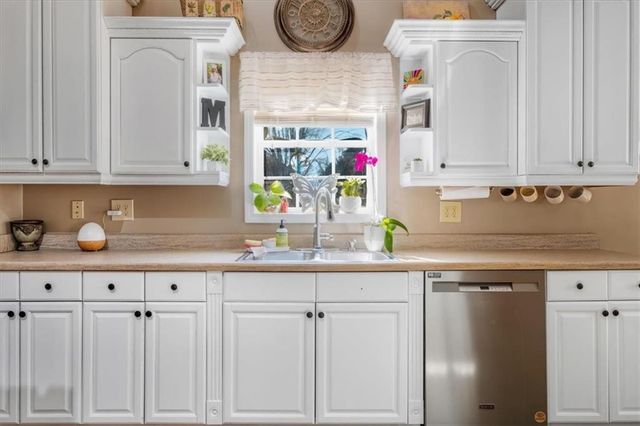 37 Heather Circle, Cave Spring, GA 30124