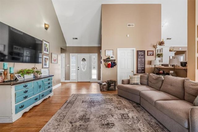 37 Heather Circle, Cave Spring, GA 30124