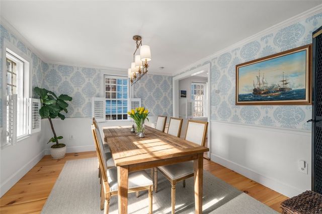 30 Thames Street, Newport, RI 02840