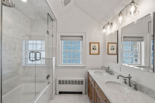 30 Thames Street, Newport, RI 02840