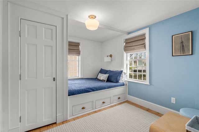 30 Thames Street, Newport, RI 02840