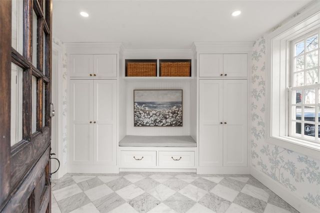 30 Thames Street, Newport, RI 02840