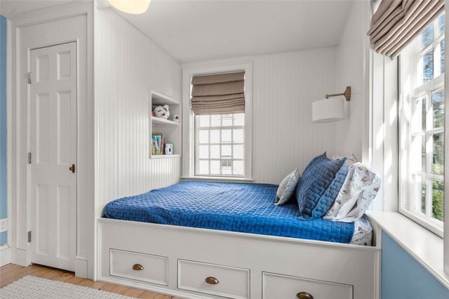 30 Thames Street, Newport, RI 02840