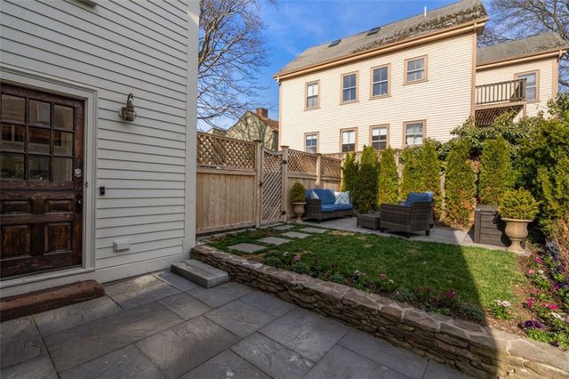 30 Thames Street, Newport, RI 02840