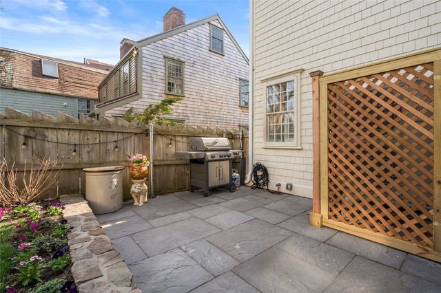30 Thames Street, Newport, RI 02840