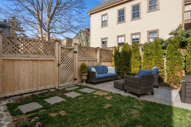 30 Thames Street, Newport, RI 02840