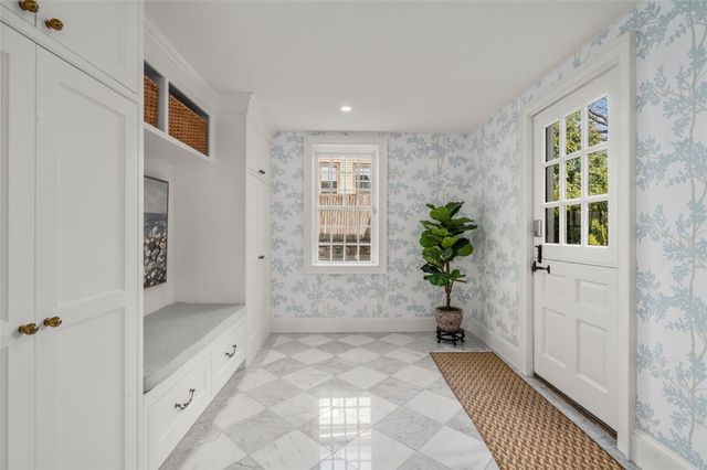 30 Thames Street, Newport, RI 02840