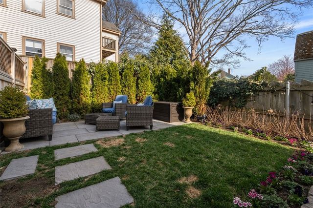 30 Thames Street, Newport, RI 02840
