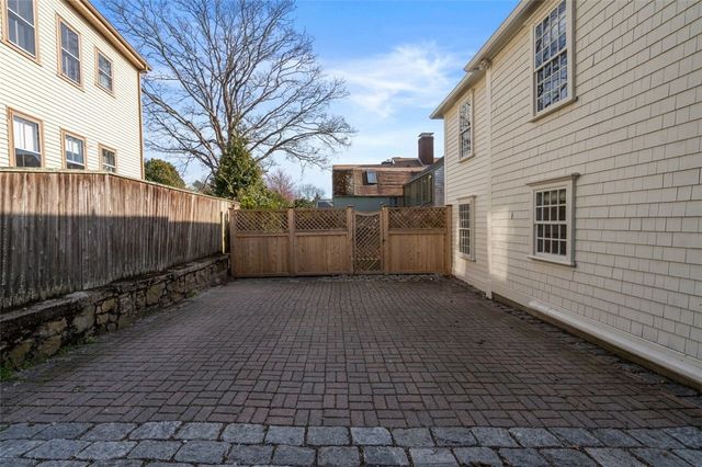 30 Thames Street, Newport, RI 02840