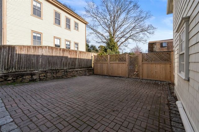 30 Thames Street, Newport, RI 02840