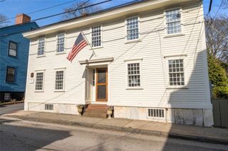 30 Thames Street, Newport, RI 02840