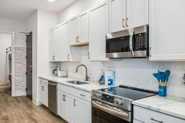 815 Main St Apt 402, Nashville, TN 37206