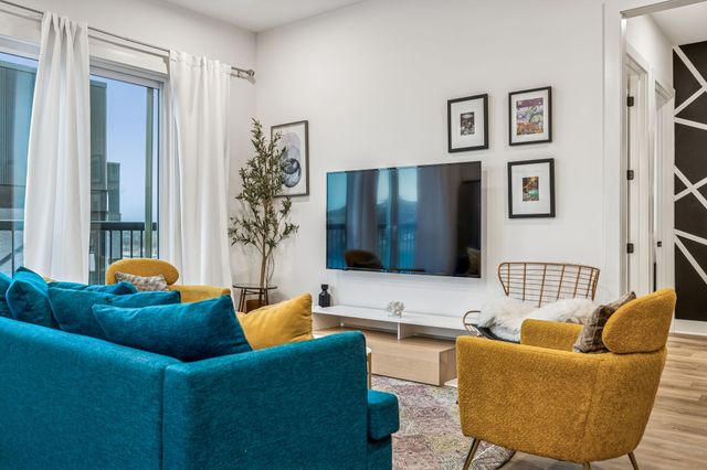 815 Main St Apt 402, Nashville, TN 37206