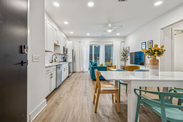 815 Main St Apt 402, Nashville, TN 37206