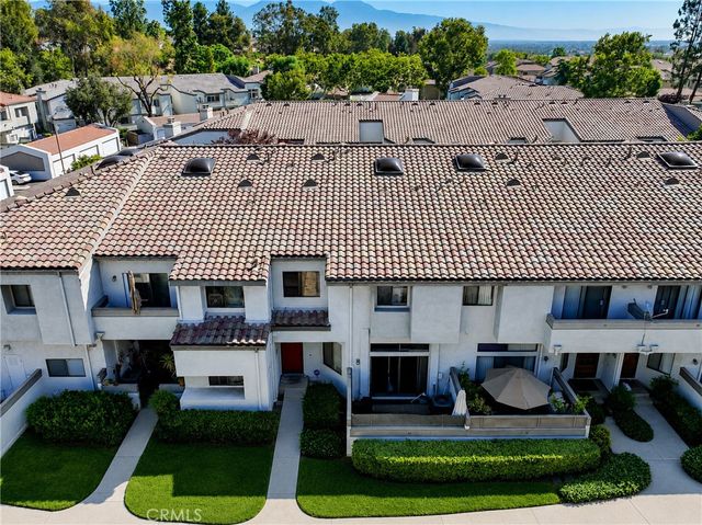 32 Brownfield Lane, Pomona, CA 91766