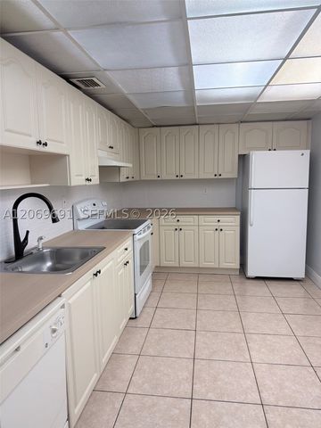 7000 NW 186th St 4-323, Hialeah, FL 33015