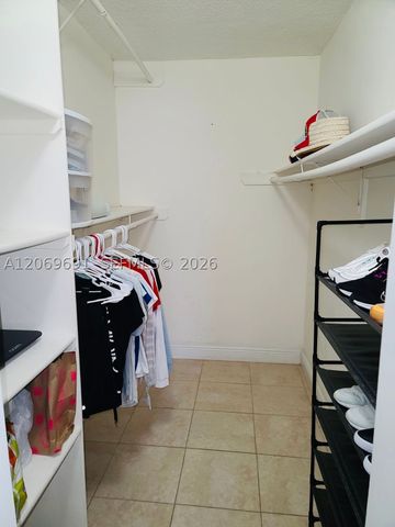 7000 NW 186th St 4-323, Hialeah, FL 33015