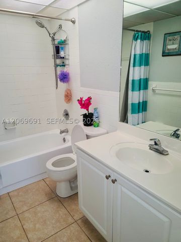 7000 NW 186th St 4-323, Hialeah, FL 33015