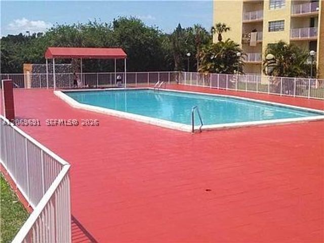 7000 NW 186th St 4-323, Hialeah, FL 33015