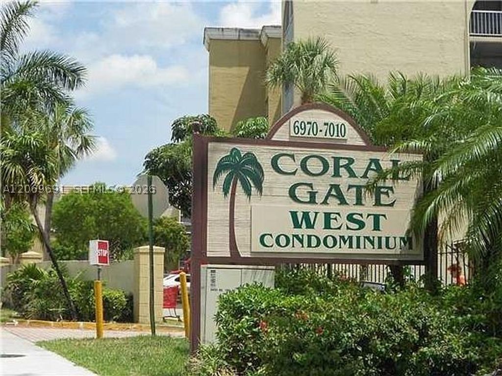7000 NW 186th St 4-323, Hialeah, FL 33015