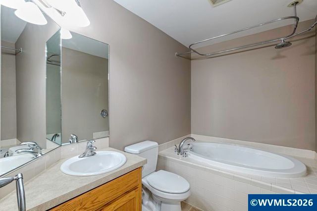 4995 Ward Dr NE, Salem, OR 97305