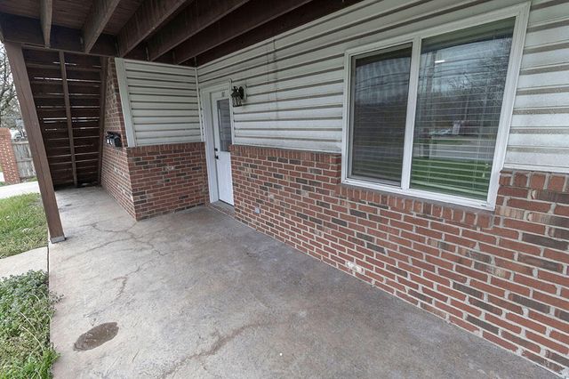 1409 PARIS RD 101, Columbia, MO 65201