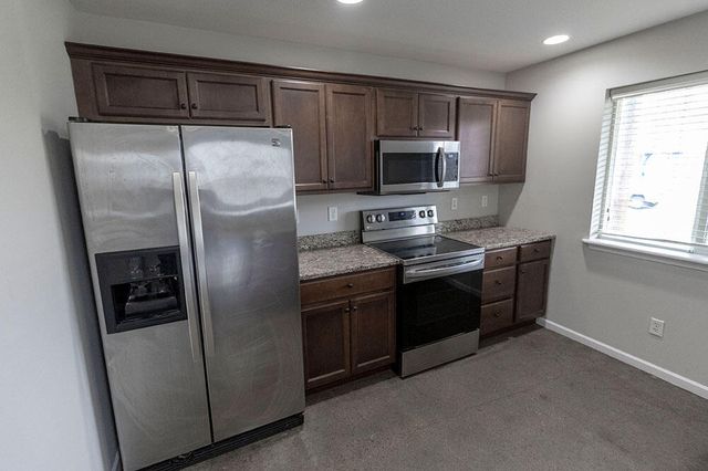 1409 PARIS RD 101, Columbia, MO 65201