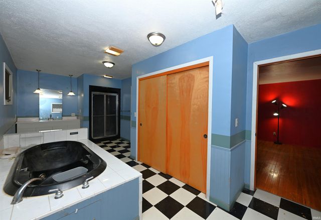 13788 W State Road 14, Medaryville, IN 47957