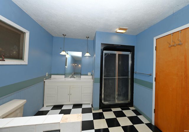 13788 W State Road 14, Medaryville, IN 47957