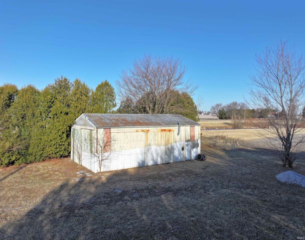 13788 W State Road 14, Medaryville, IN 47957