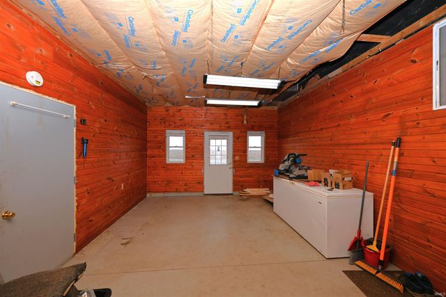 13788 W State Road 14, Medaryville, IN 47957