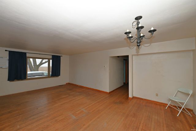 13788 W State Road 14, Medaryville, IN 47957