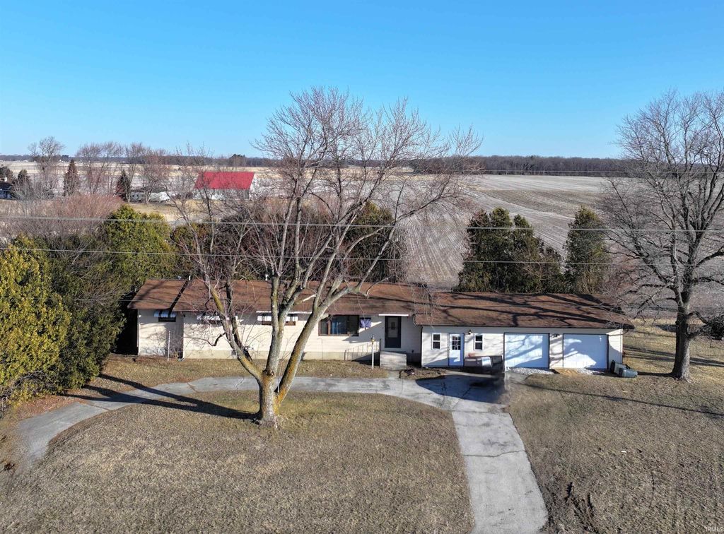 13788 W State Road 14, Medaryville, IN 47957