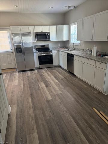 637 Grimes RD, Hampton, VA 23663
