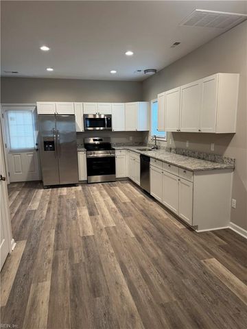 637 Grimes RD, Hampton, VA 23663