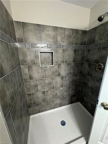 637 Grimes RD, Hampton, VA 23663