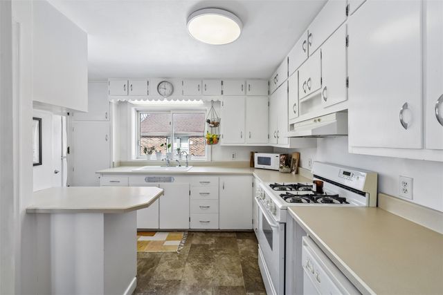 3324 47th Street, Des Moines, IA 50310