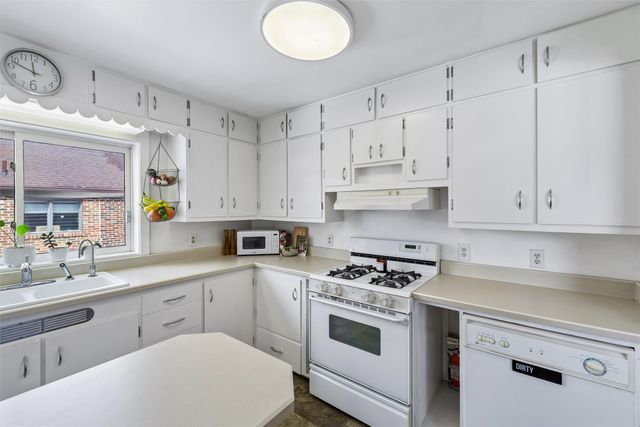 3324 47th Street, Des Moines, IA 50310