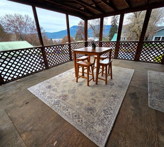 860 N Elm St, Colville, WA 99114