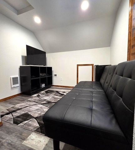 860 N Elm St, Colville, WA 99114