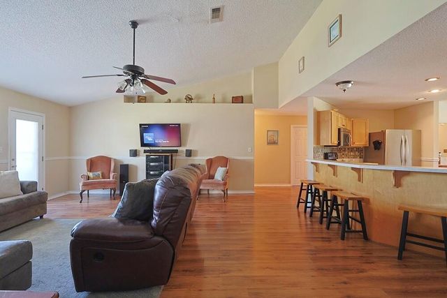 5205 Whitehurst Lane, Crestview, FL 32536