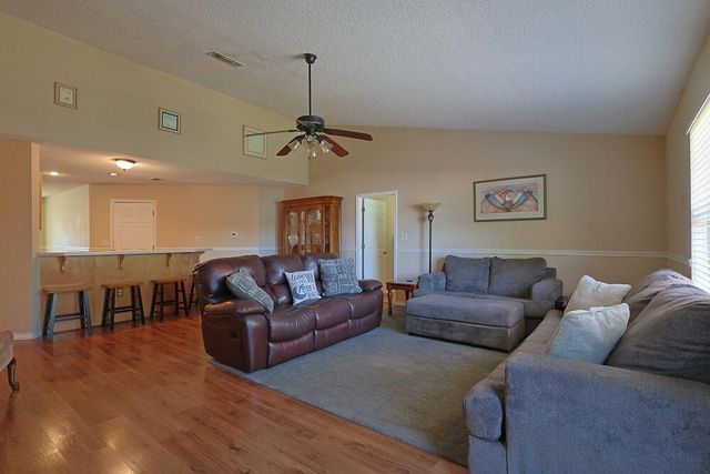 5205 Whitehurst Lane, Crestview, FL 32536