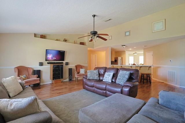 5205 Whitehurst Lane, Crestview, FL 32536