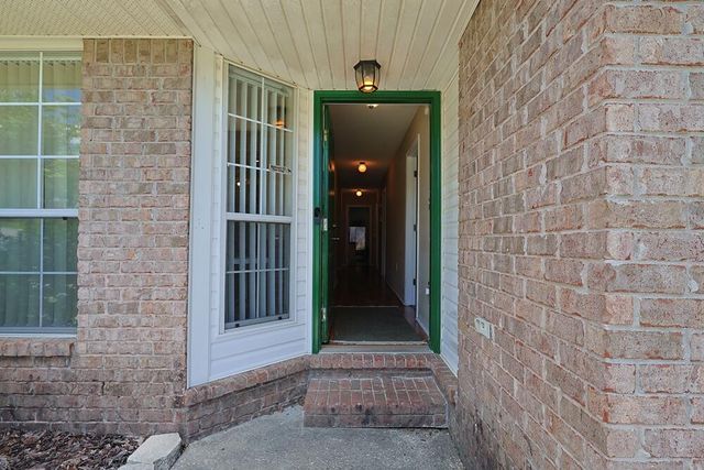 5205 Whitehurst Lane, Crestview, FL 32536